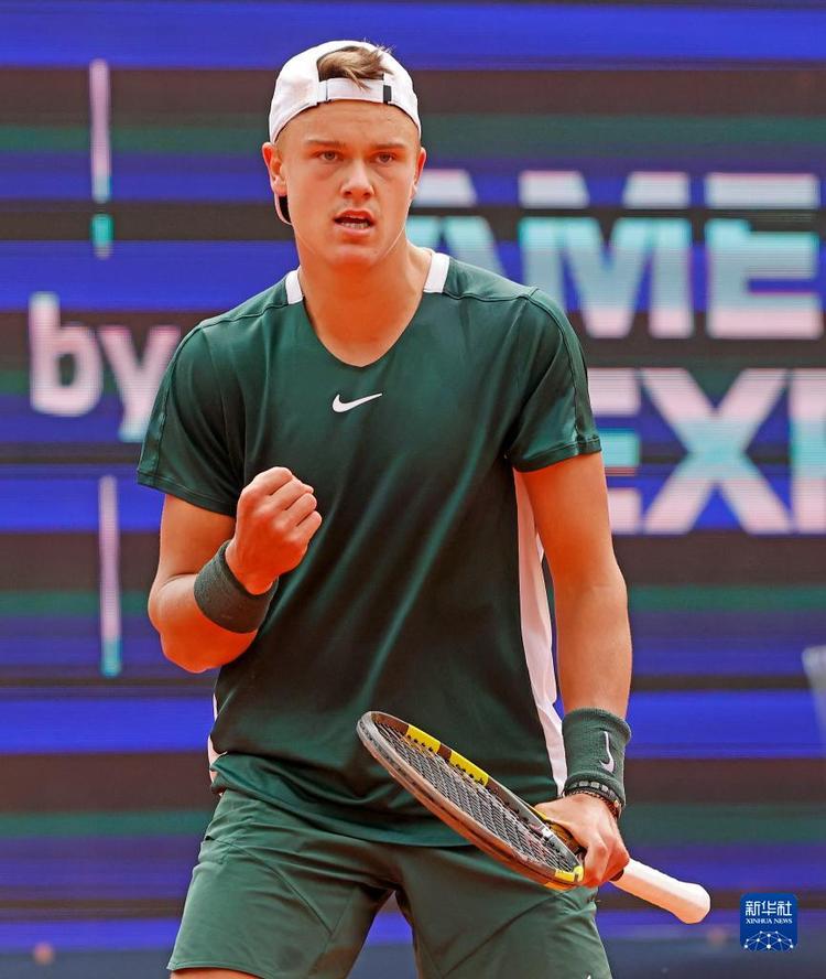 帕利尼亚正与孕妻离婚 只愿支付每月500欧抚养费